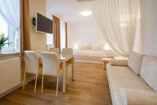 Апартаменты Apartamenty na Wyspie - Aquamarina Apartamenty Свиноуйсьце Apartment with Balcony-A36 and Free Parking-2