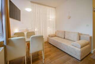 Апартаменты Apartamenty na Wyspie - Aquamarina Apartamenty Свиноуйсьце Apartment with Balcony-A36 and Free Parking-10