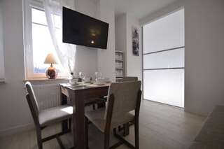 Апартаменты Apartamenty na Wyspie - Aquamarina Apartamenty Свиноуйсьце One-Bedroom Apartment with Balcony and Free Parking-A42-4